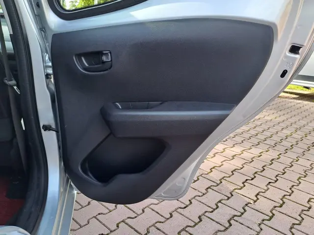 Toyota Aygo 1.0 VVT-i x-play 2016 Benzine 23