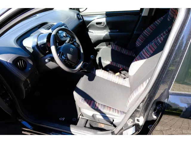 Citroën C1 1.0 VTi Feel 5-drs Airco 2021 Benzine 2