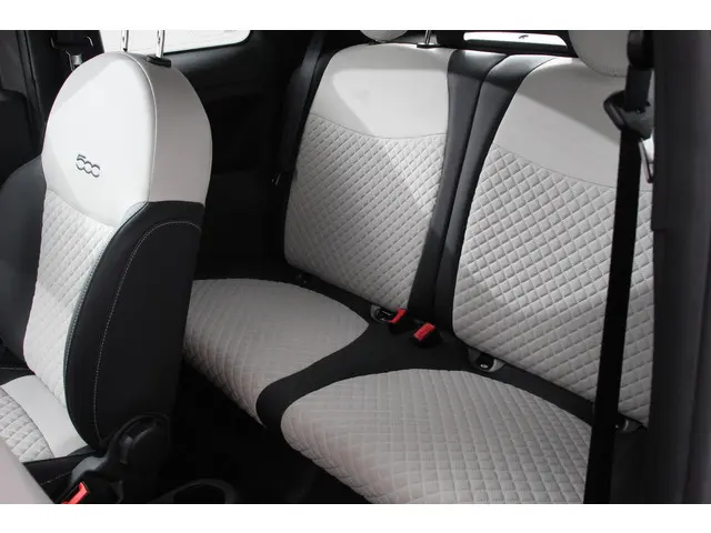 Fiat 500C 1.0 Hybrid Dolcevita 2022 Benzine 11