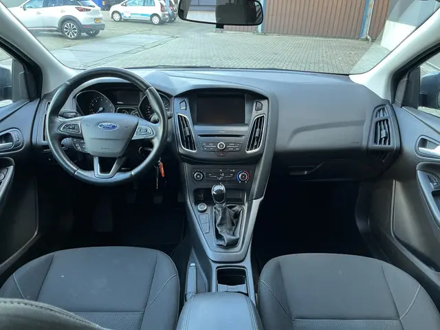 Ford Focus Wagon 1.0 Trend Edition *btw* 2015 Benzine 18