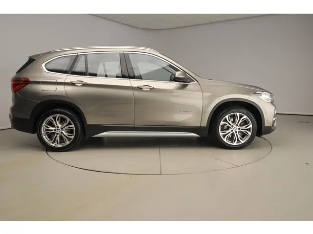 BMW X1 xDrive20i 2018 Benzine 4