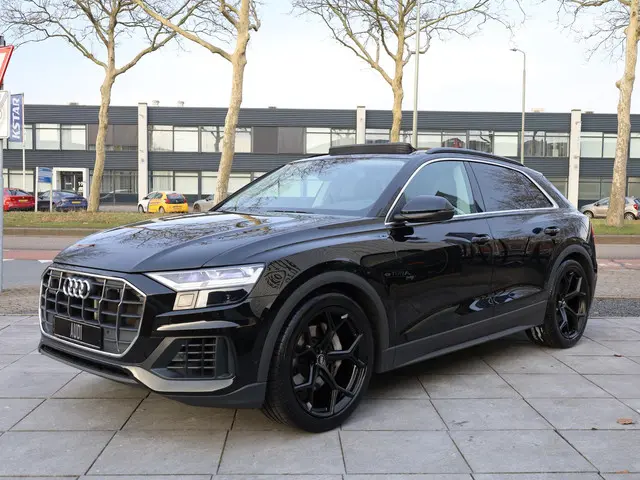 Audi Q8 55 eTFSI Quattro 2022 Benzine 32