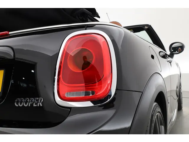 MINI Cooper Cabrio Mini 1.5 - JCW Pakket 2016 Benzine 32