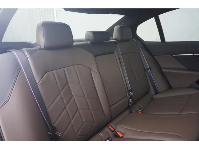 BMW i5 eDrive40 2025 Elektrisch 10