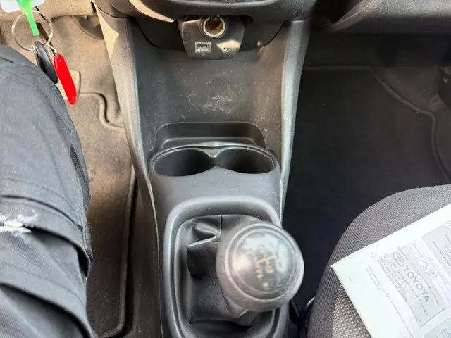 Toyota Aygo 1.0 VVT-i x-now 2015 Benzine 8