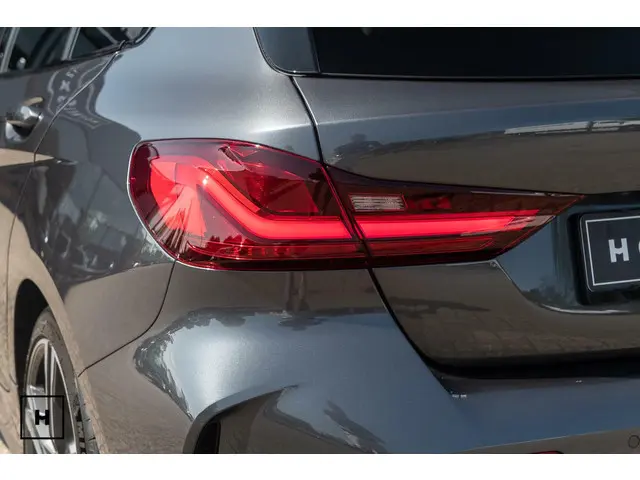 BMW 1 Serie 118i M-Sport | Pano | Leer 2021 Benzine 50