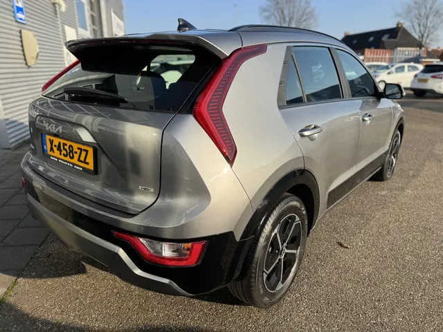 Kia Niro 1.6 GDi Hybrid DynamicLine 2024 Hybride Benzine 8
