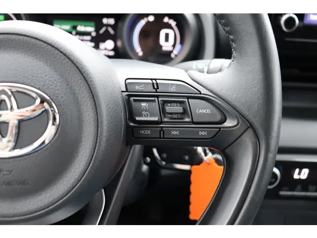 Toyota Yaris 1.5 Hybrid Dynamic 2021 Hybride Benzine 14