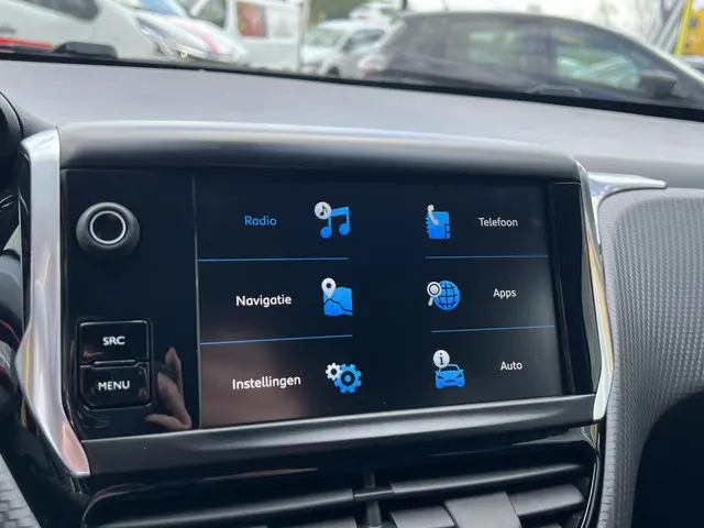 Peugeot 2008 1.2 PureTech Allure 2019 Benzine 18