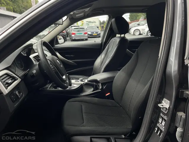BMW 3 Serie 318i Centennial High Executive 2016 Benzine 18