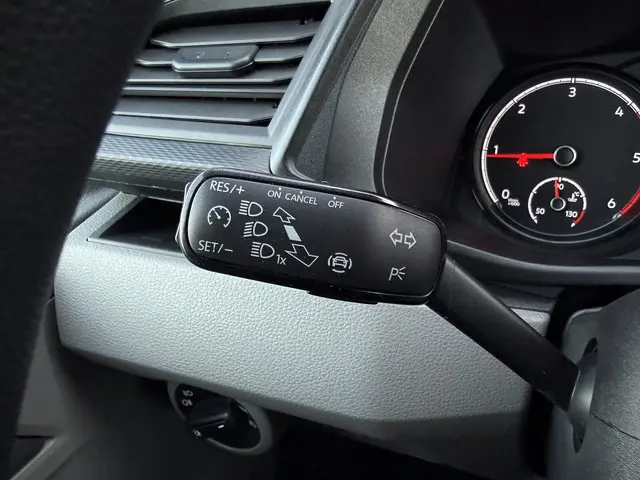 Volkswagen Transporter 2.0 TDI L1H1 28 2021 Diesel 13