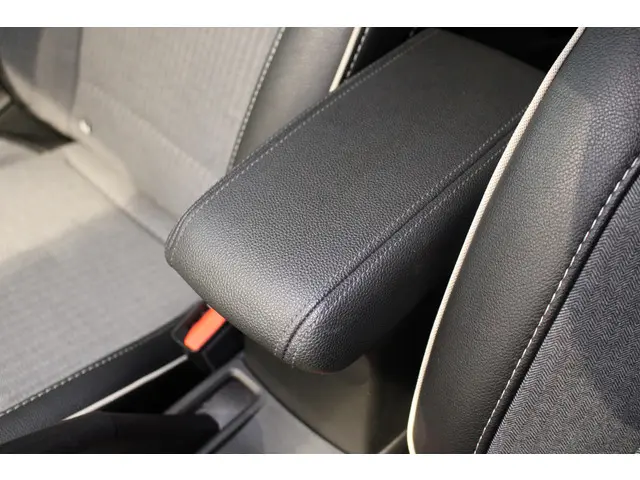 Renault Clio 1.0 TCe 90 GPF techno 2024 Benzine 36