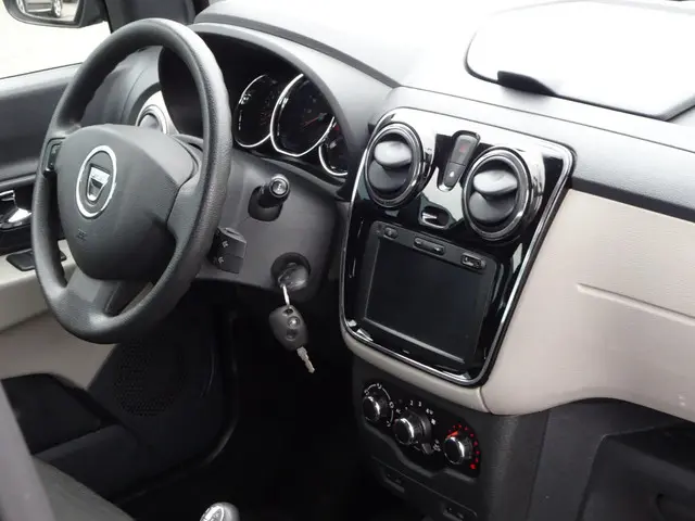 Dacia Lodgy 1.2 TCe Lauréate 7p. Airco Navi 2013 Benzine 6