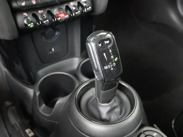 MINI Cooper Cabrio 3-deurs 2022 Benzine 23