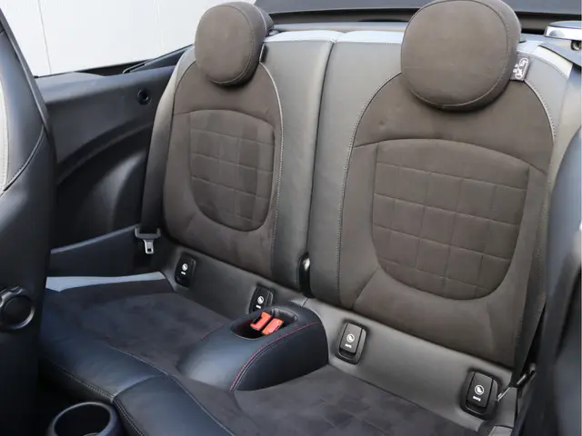 MINI Cooper Cabrio John Works Chili 2020 Benzine 31
