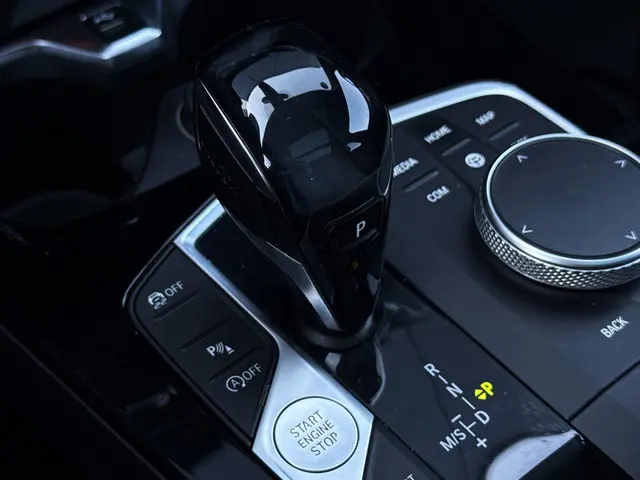 BMW 1 Serie 118i High Executive Edition 2020 Benzine 21