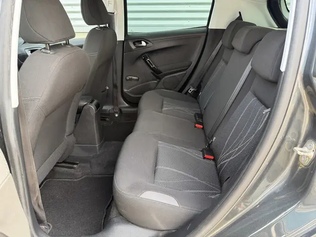 Peugeot 208 1.2 VTi Blue Lease 2012 Benzine 9