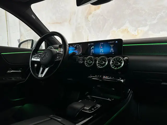 Mercedes-Benz A-Klasse 220 2019 Benzine 17