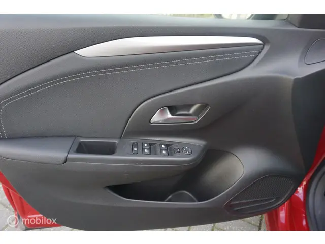 Opel Corsa 1.2 GS Line ( WEINIG KM! ) 2019 Benzine 12