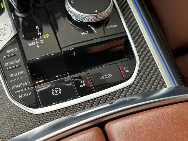 BMW 8 Serie 840i xDrive High Executive 2021 Benzine 17