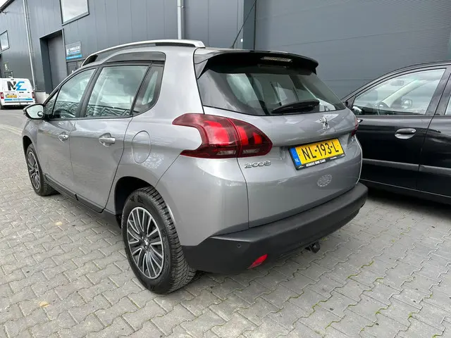 Peugeot 2008 1.2 PureTech Blue Lion 2017 Benzine 5