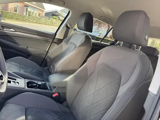 Volkswagen Golf 1.5 eTSI Style 2022 Benzine 13