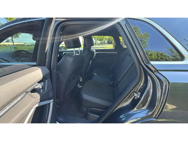 Audi Q3 40 TFSI quattro S edition 2020 Benzine 11