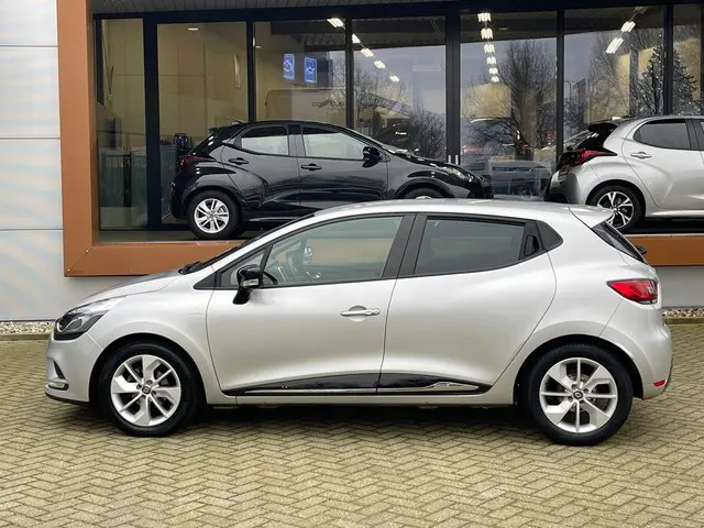 Renault Clio 0.9 TCe Limited 2018 Benzine 6