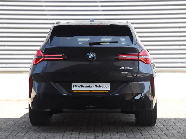 BMW X3 30e xDrive 2025 Hybride Benzine 4