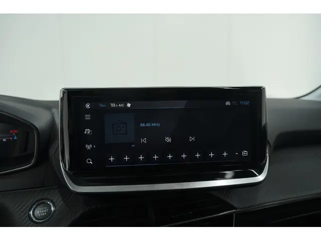 Peugeot 208 PureTech 100 Allure 2024 Benzine 53