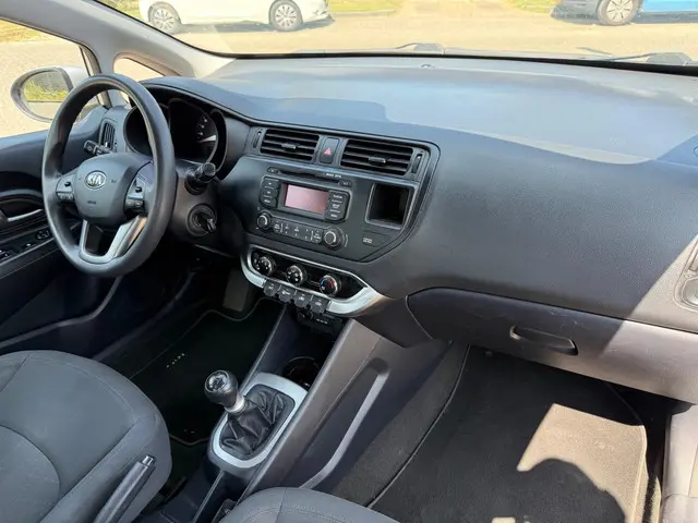 Kia Rio 1.2 CVVT Comfort Pack 2013 Benzine 13