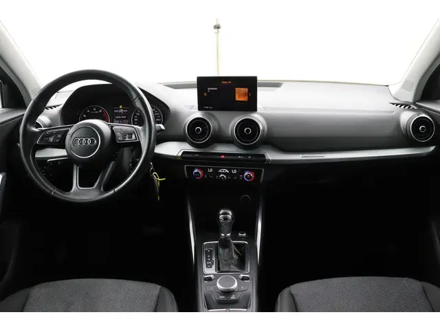 Audi Q2 1.0 TFSI Sport 2017 Benzine 12