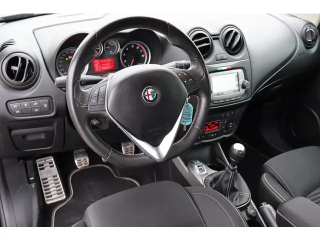 Alfa Romeo MiTo 0.9 TwinAir Junior (NIEUW APK) 2015 Benzine 2