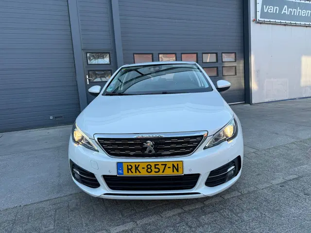 Peugeot 308 1.2 PureTech Allure 2017 Benzine 9