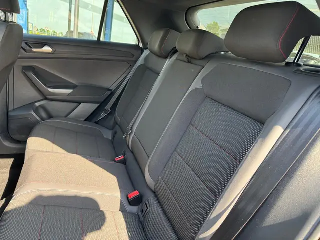 Volkswagen T-Roc 1.5 TSI Sport 2021 Benzine 40