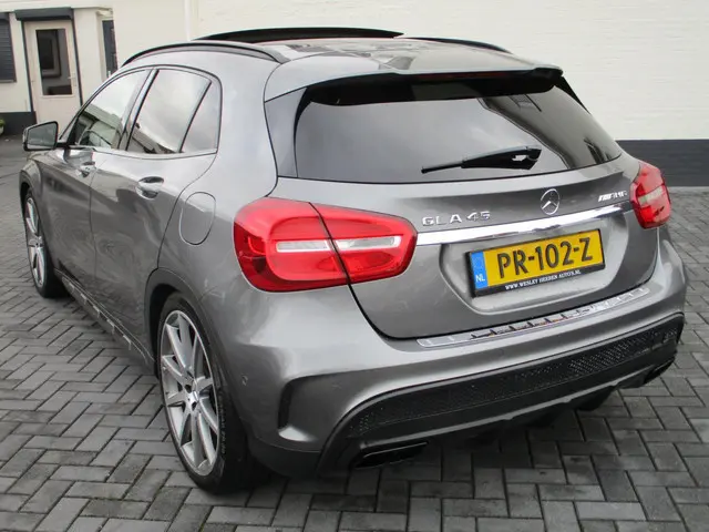 Mercedes-Benz GLA AMG 45 4Matic Edition 1 2014 Benzine 10