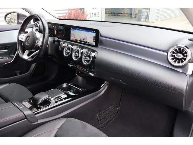 Mercedes-Benz A-Klasse 250 Premium Plus 2018 Benzine 6
