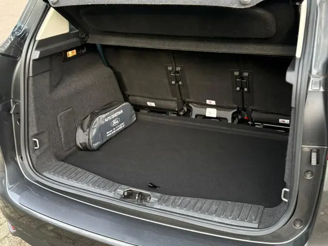 Ford C-MAX Dealer Onderhouden 2016 Benzine 13