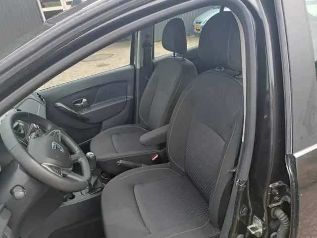 Dacia Sandero 0.9 TCe Laureate 2018 Benzine 7
