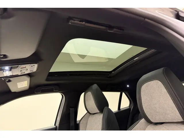 Peugeot e-2008 EV GT Pack 50 kWh 2022 Elektrisch 33