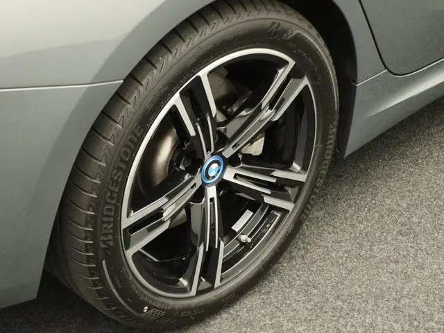 BMW 3 Serie Sedan 330e 2024 Hybride Benzine 35
