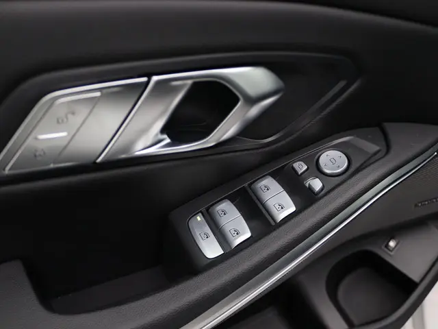 BMW 3 Serie Sedan 330e 2025 Hybride Benzine 19