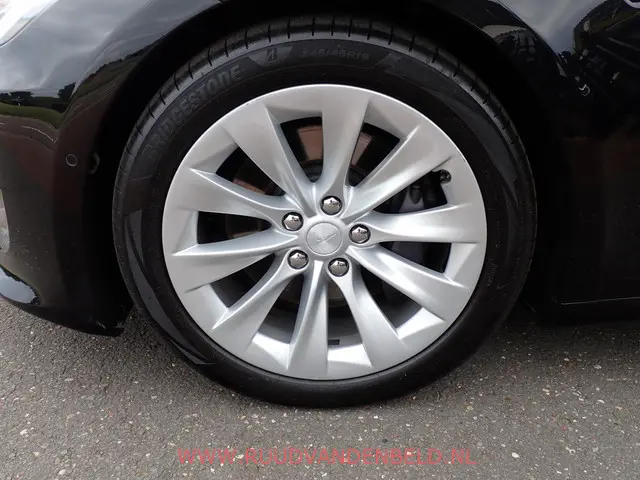 Tesla Model S 75D 2018 Elektrisch 32