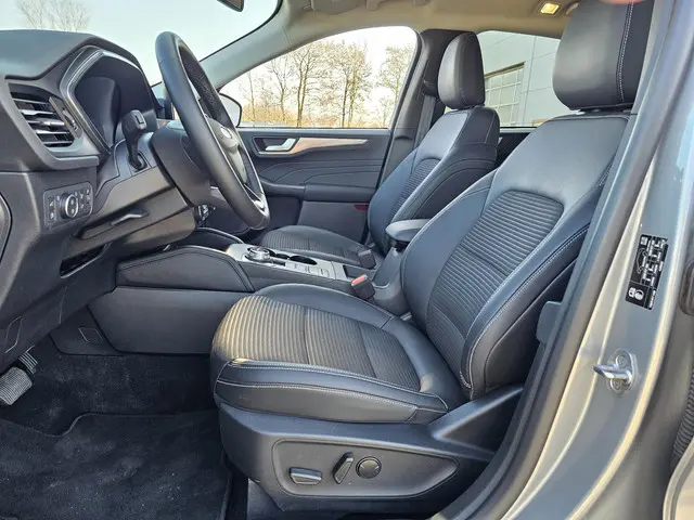 Ford Kuga 2.5 PHEV Titanium X 2023 Hybride Benzine 20