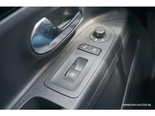 Volkswagen up! 1.0 move up! 2012 Benzine 17
