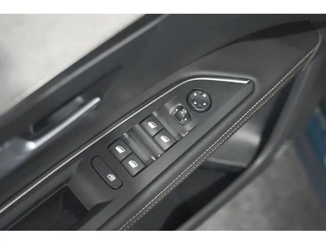 Peugeot 5008 PureTech 130 GT 2024 Benzine 28