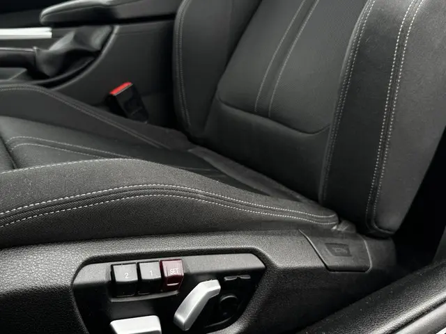 BMW 4 Serie Coupé 420i High Executive 2019 Benzine 4