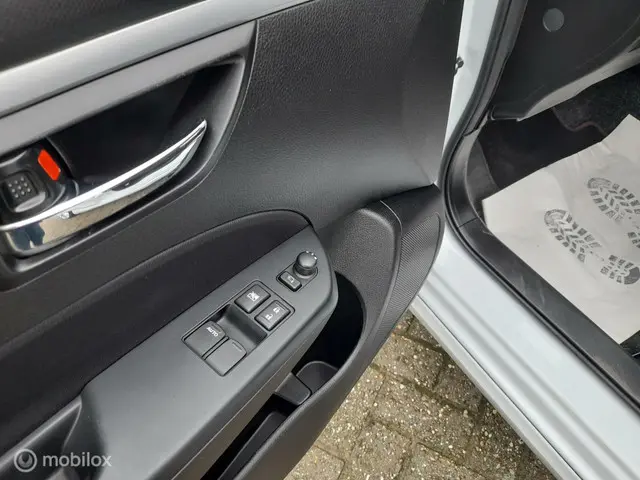 Suzuki Swift 1.6 Sport 2016 Benzine 9