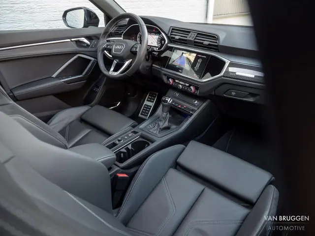 Audi Q3 Sportback 45 TFSI e S-Line 2021 Hybride Benzine 8