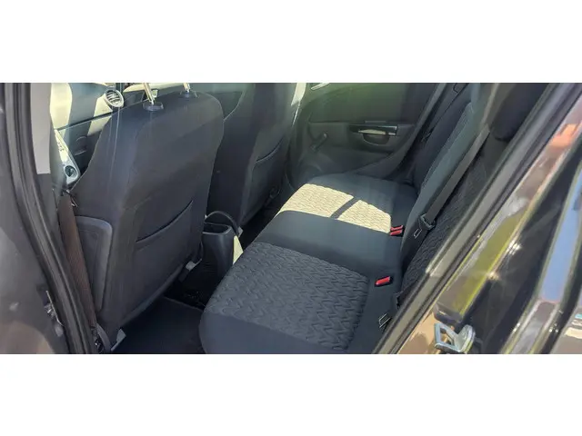 Opel Corsa 1.2-16V Berlin 2013 Benzine 16
